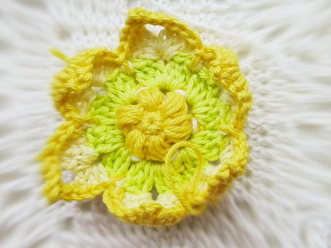 Häkelanleitung * Granny Square und Häkelblüte Schneerose