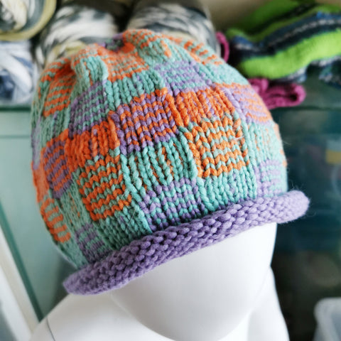 Strickanleitung * Kunterbunte Karomütze mit Rollrand * Größen S/M/L/XL